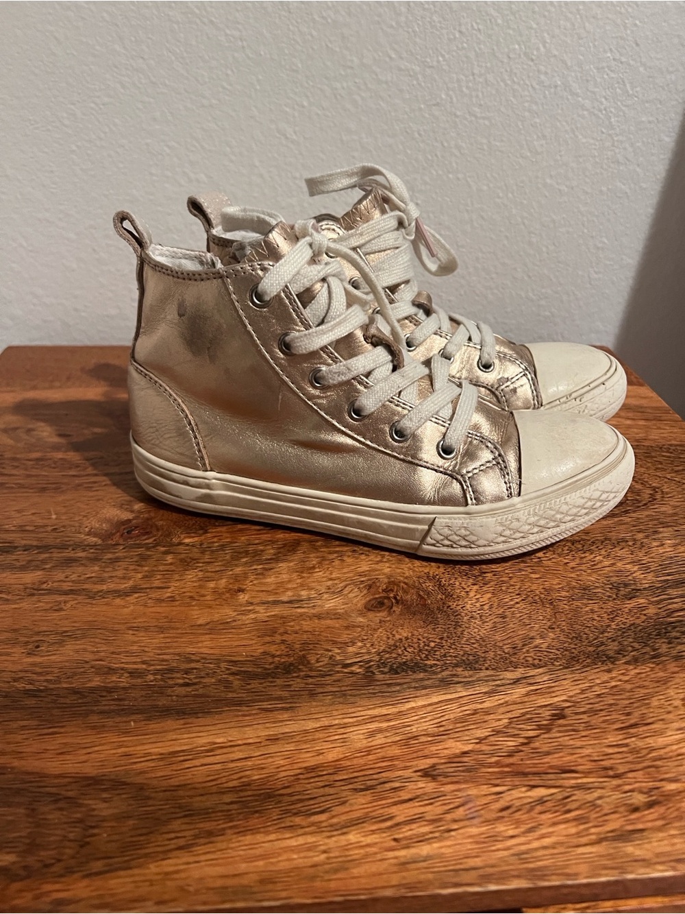 Mini Boden Metallic Rose Gold High-Top Sneakers for Kids